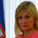 Ko ima pravo da se poslanicima obraća na maternjem jeziku? 4