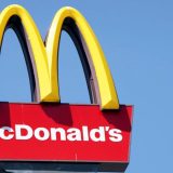 Molotovljevi kokteli na Mekdonalds 13