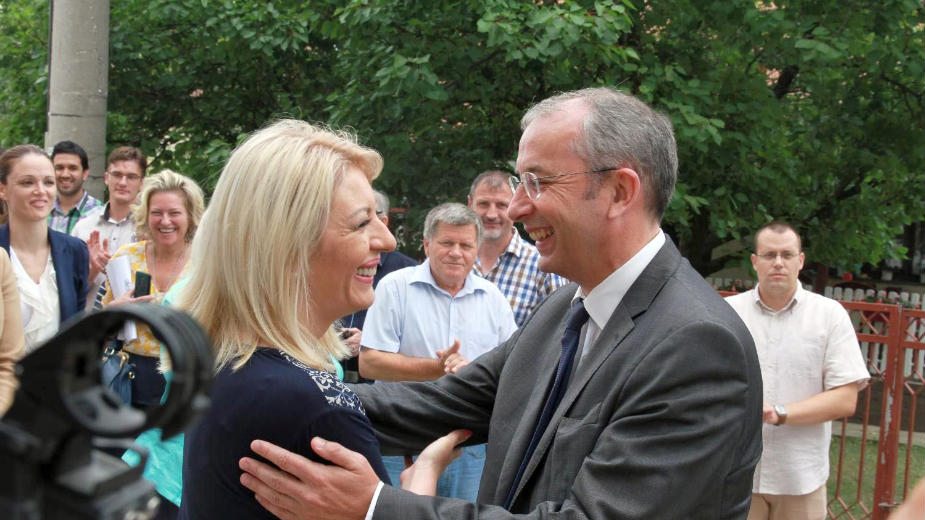 Davenport: Zajednički cilj izbeći krizu u BiH 1