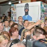 Izložba SNS će ući u anale političkog beščašća 4