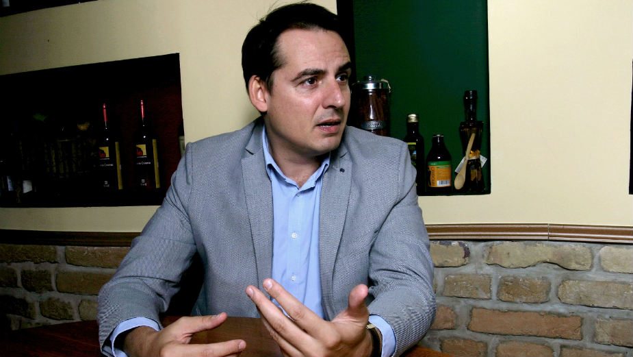 Gledaju nas i analiziraju i oni što se ljute 1