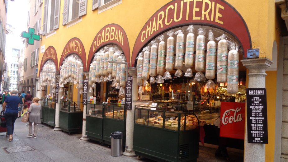 Lugano: Na pravoj strani planina 1