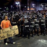 Vanredno stanje: Sukob na protestu u SAD, ima ranjenih 12