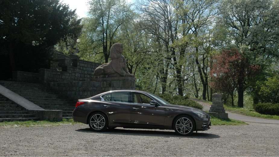 Testirali smo: Infiniti Q50 2.2d 4