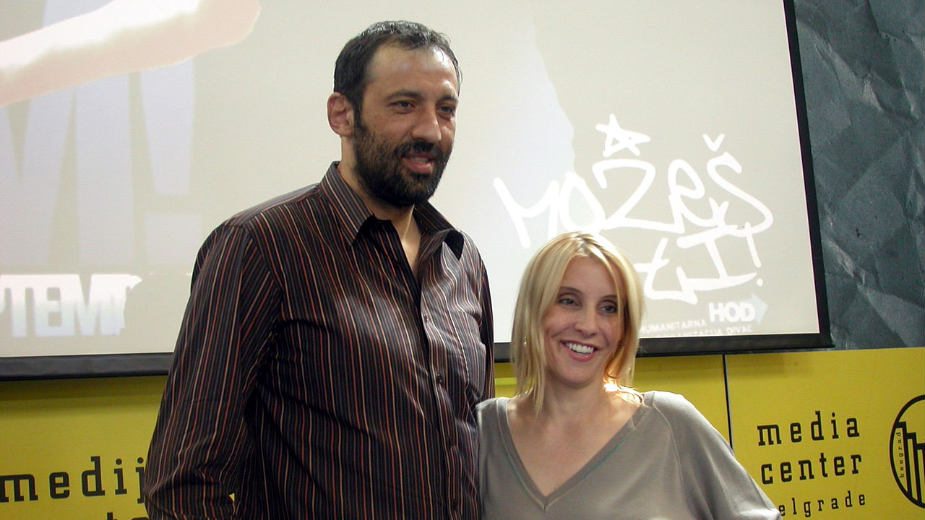 Divac: Kristijan deli autograme a Divac je kriminalac 1