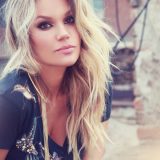 Lena Kovačević predstavlja novu pesmu "Pick Up" 1