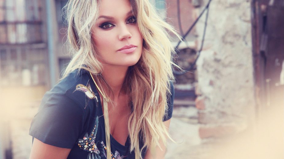 Lena Kovačević predstavlja novu pesmu "Pick Up" 1