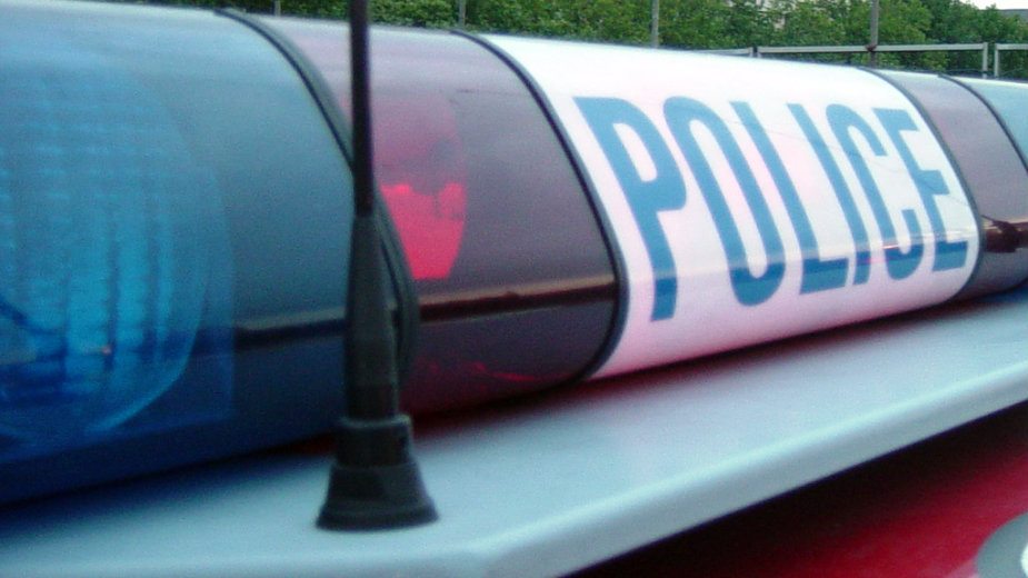 Uz povike Alahu-ekber mačetom napao policajce 1