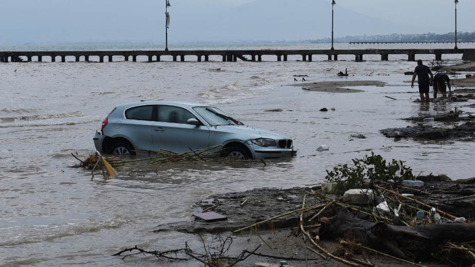 Četvoro mrtvih u poplavama u Grčkoj 1