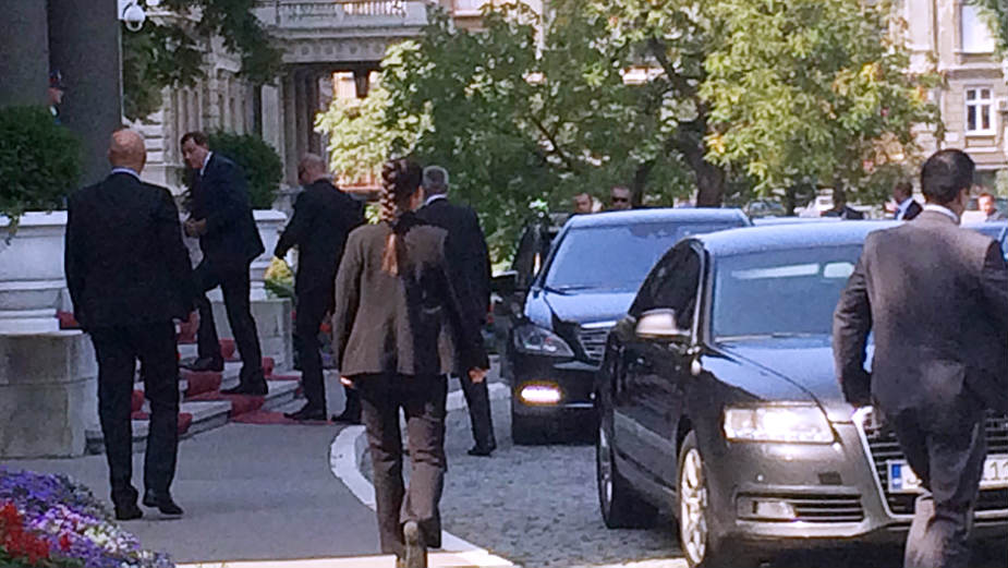 Nikolić i Vučić ne podržavaju referendum, ali nisu želeli da utiču 1