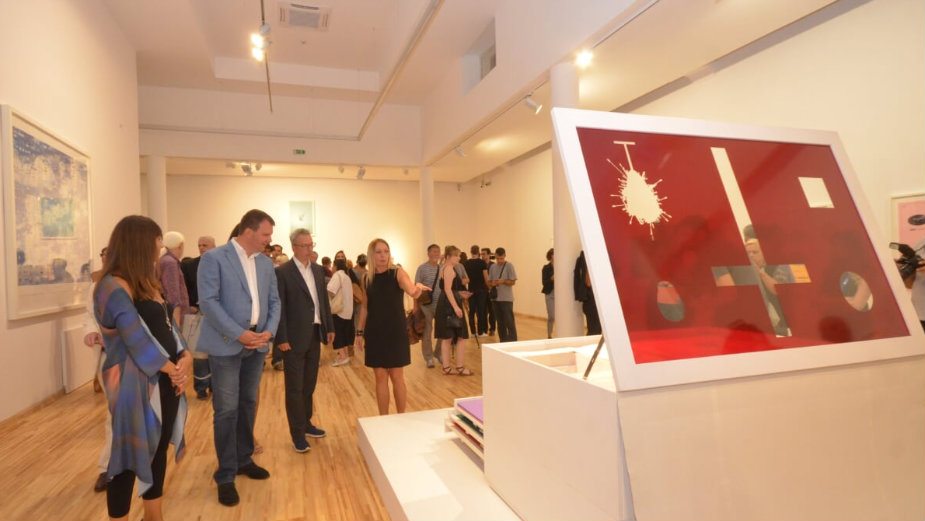 Otvorena izložba Dejmijana Hersta uz incident 1