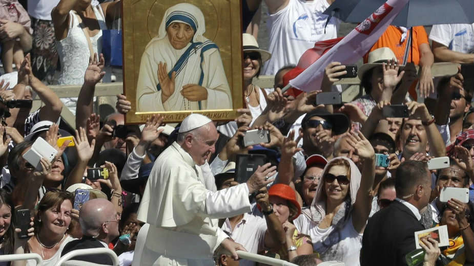 Papa proglasio Majku Terezu sveticom 1