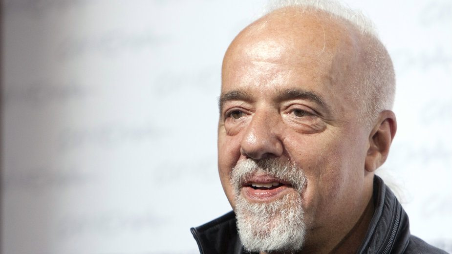 Koeljo demantovao da će pisati roman o ratnom zločincu 1 Koeljo demantovao da će pisati roman o ratnom zločincu 1