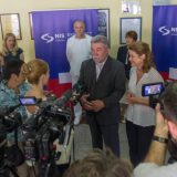 Donacija zaposlenih NIS-a porodilištu 8