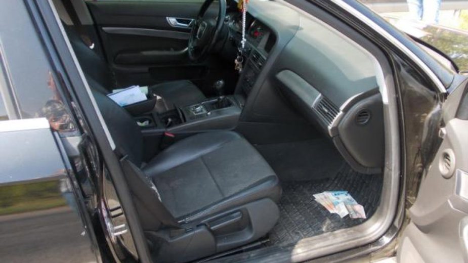 Filmska potera u NS, "novac ispadao iz kola" 1