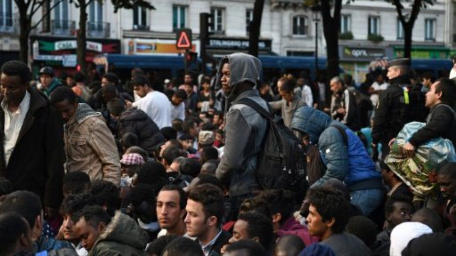 Francuzi sklanjaju izbeglice sa ulica Pariza 1
