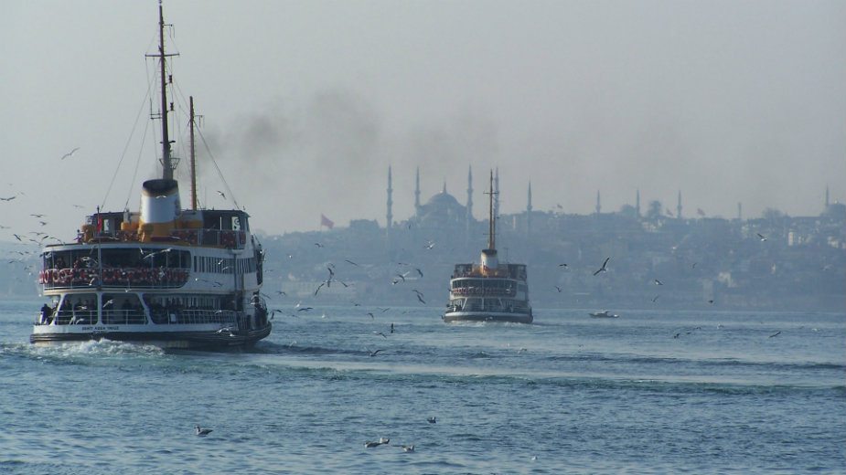 Prevrnuo se turistički brod kod Antalije 1