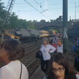 Voz iskočio iz šina u Španiji, četvoro poginulo 5