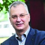Novi lider demokrata Dragan Šutanovac obećao da DS ostaje jedan tim 5