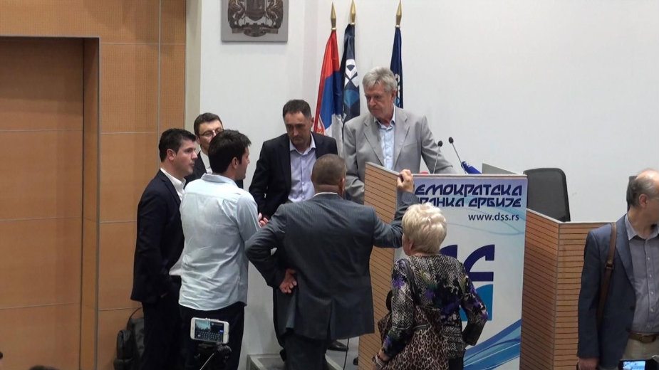 Poslanički klub DSS ostaje kompletan 1