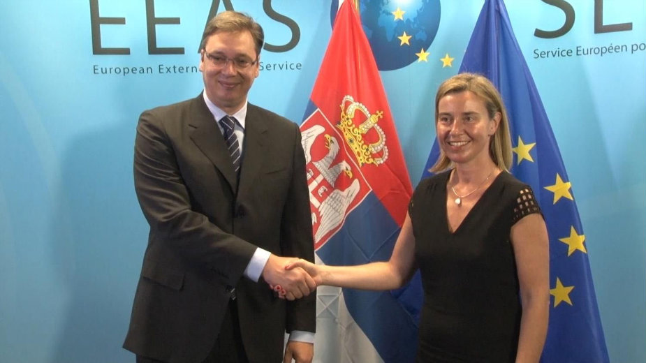 Vučić razgovarao sa Mogerini 1