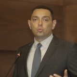 Vulin: Primiću zaštitnika; Janković: Sramote bez 1