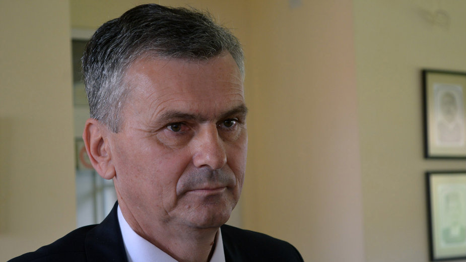 Kandidat za predsednika Srbije na udaru izvršitelja 1