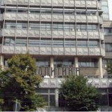 Politika u pravnom vakuumu 13