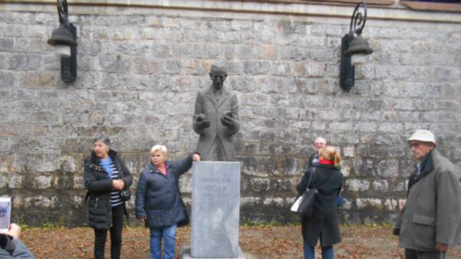 Zagrebački antifašisti na Kadinjači 1