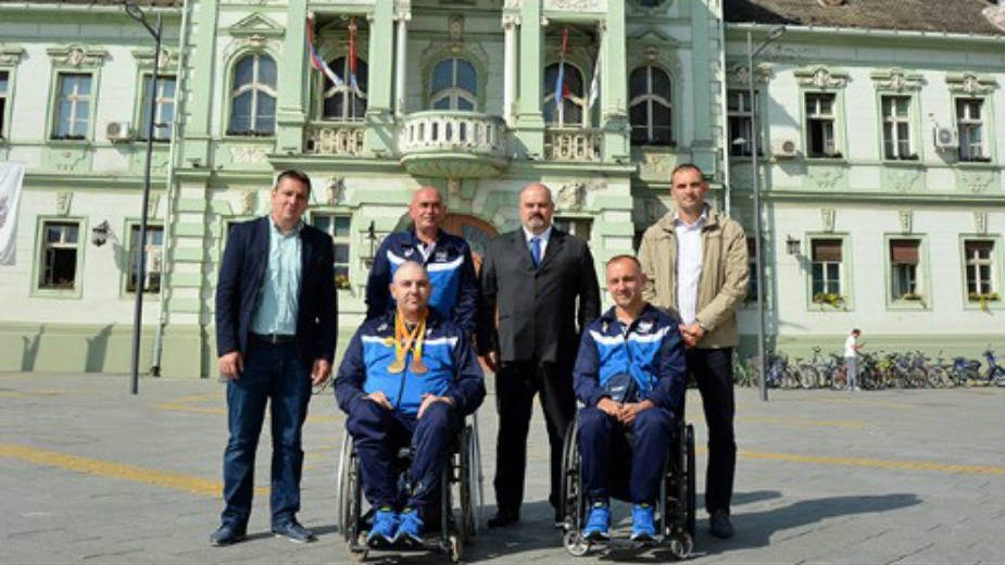 Svečani prijem za Lasla Šuranjija 1