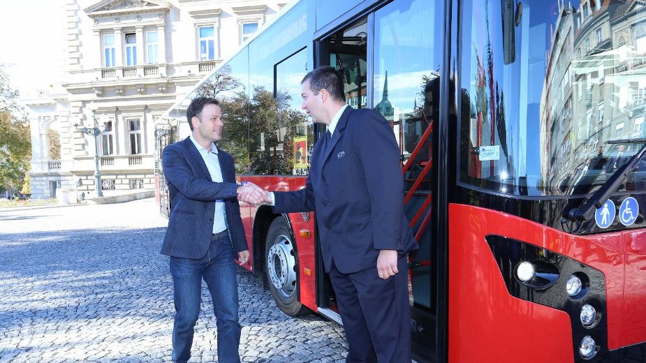 Primopredaja 10 novih autobusa za prevoz Beograđana 1