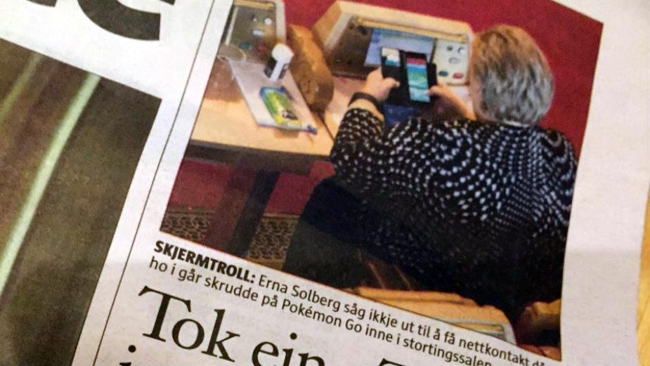 Premijerka Norveške juri pokemone na sednici 1