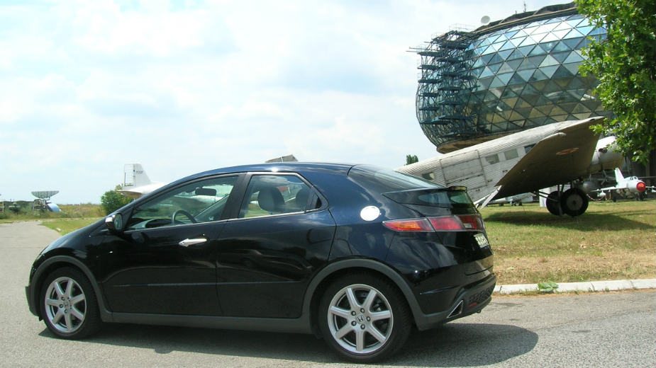 Idealan auto za damu: Mercedes A klase, Auris ili Civic? 1