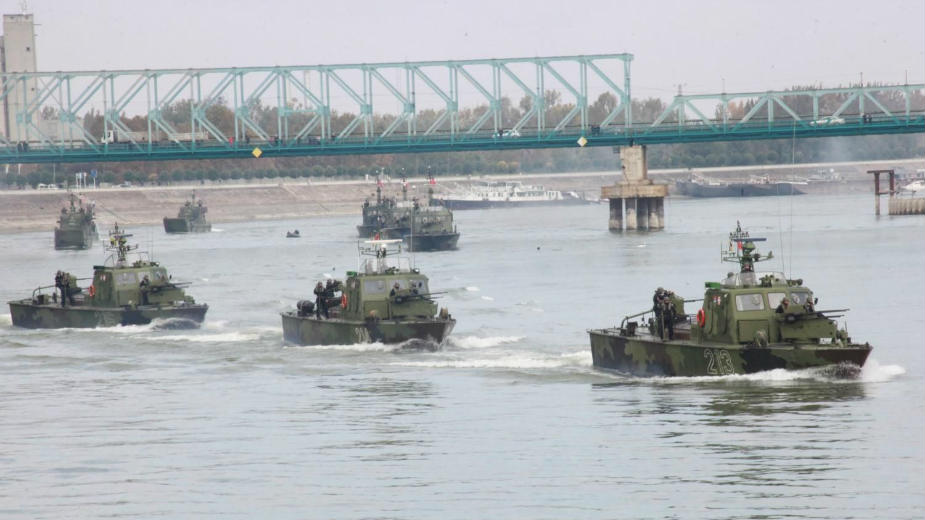 Vojska predstavila novo naoružanje u Novom Sadu 2