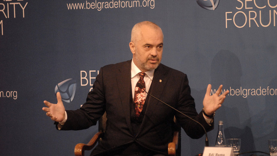 Politika, život i smrt 1