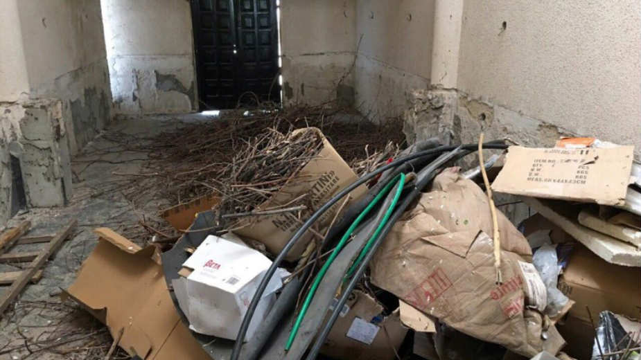 Kapela na pravoslavnom groblju u Prištini javni toalet 1