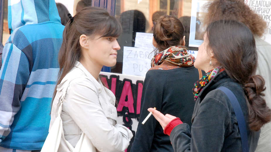 KOMS:  Mladi nemaju poverenja u političare 1