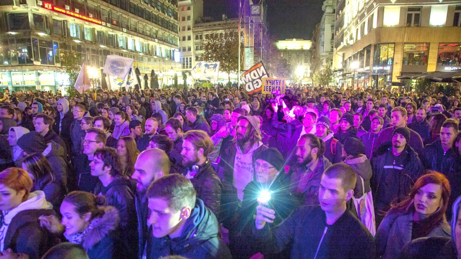 Odupiranje teroru vlasti uz muziku i baklje 1