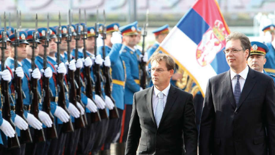 Cerar i Vučić razgovarali i o Titovim automobilima 1