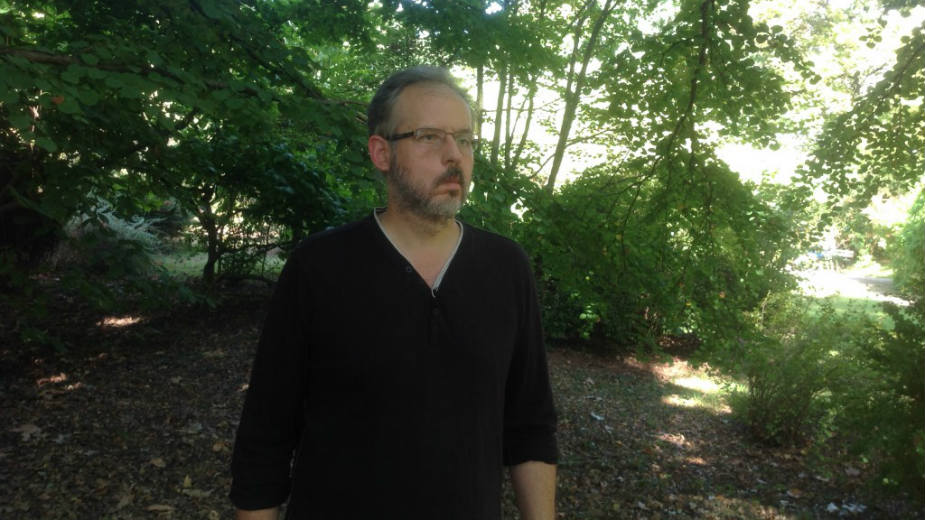 Razgovor o romanu Mi različiti u NBS 1