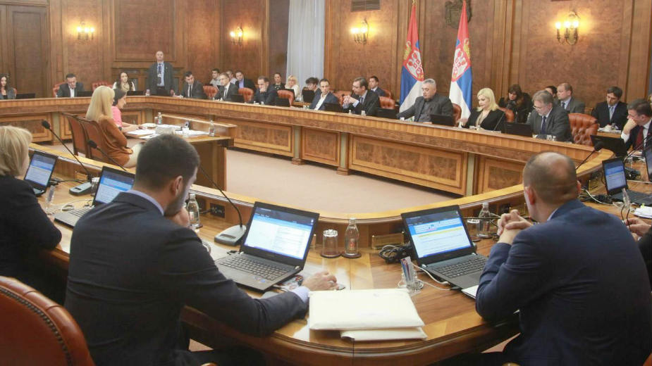 Kako činovnik da stigne i do pola miliona dinara 1