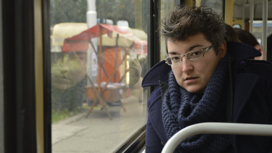 Lakše priznati da si lezbejka, nego da slušaš folk 1