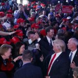 Tramp mora da promeni pravila 15