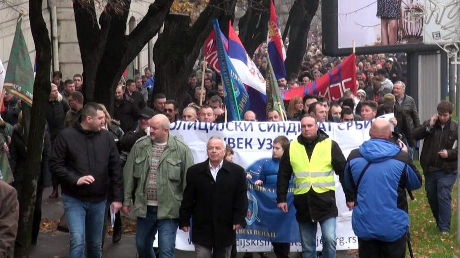 Dve hiljade na protestu vojnog sindikata 1