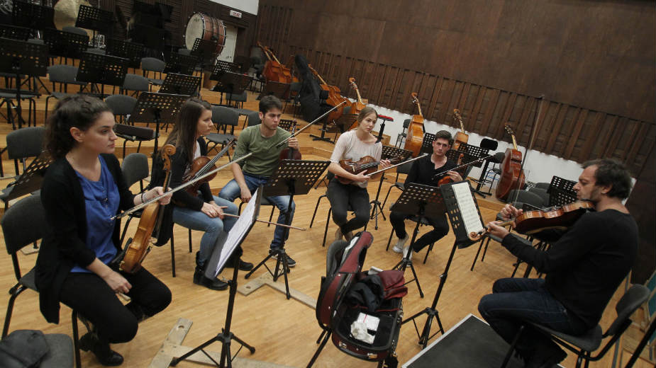 Počela prva Filhademija 1