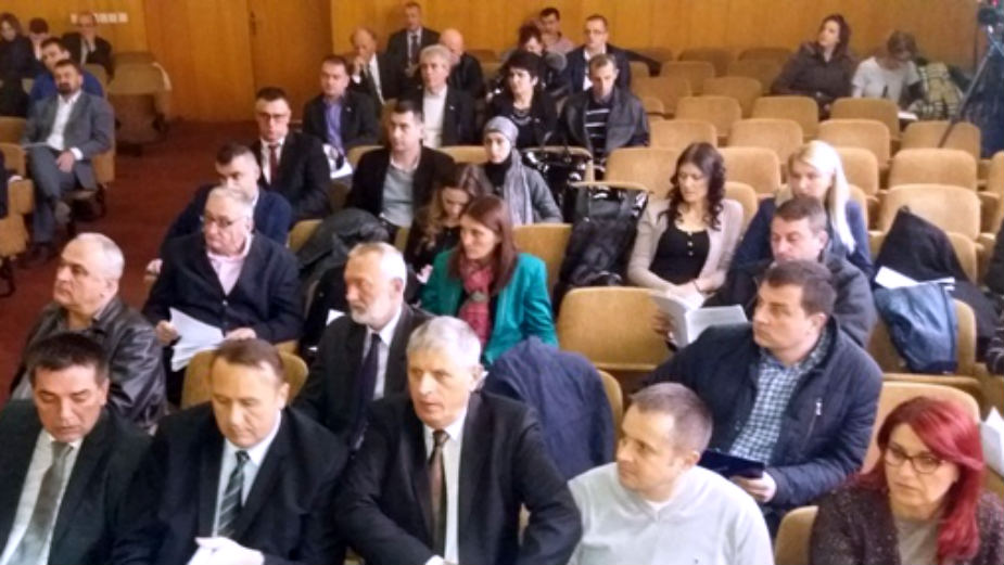 "Hitnost" tema određuje vlast 1