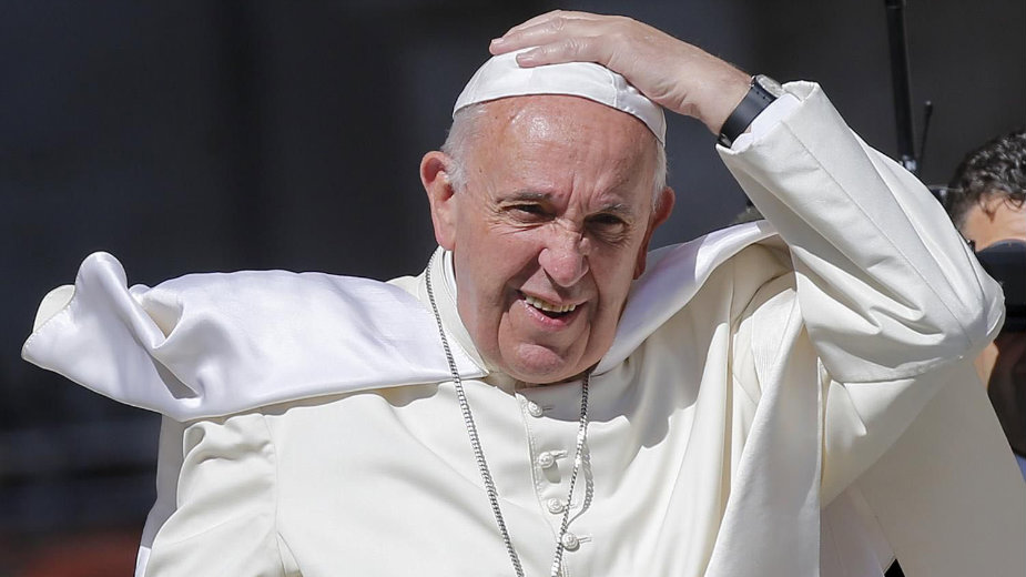 Papa pozvao novinare na skromnost i pažljivu proveru informacija 1