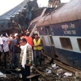 Indija: Voz ispao iz šina, više od 90 mrtvih 11