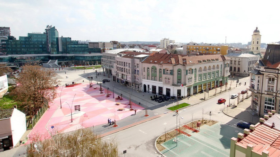 Stabilna većina i turbulentna opozicija 1 Stabilna većina i turbulentna opozicija 1