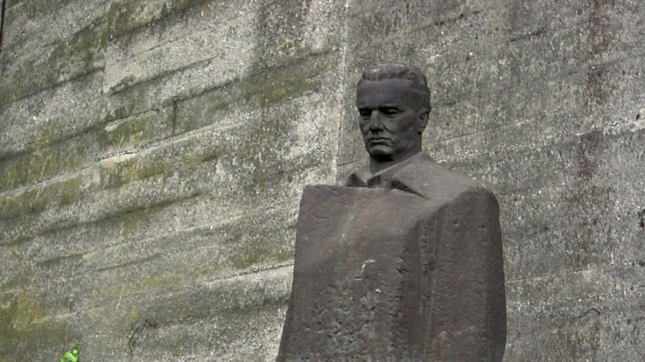 Tito i dalje sklonjen u dvorištu Muzeja 1